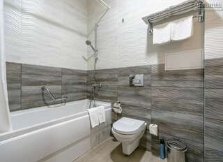 Гостиница Атлантида Ялта Стандарт с видом на аквапарк-4