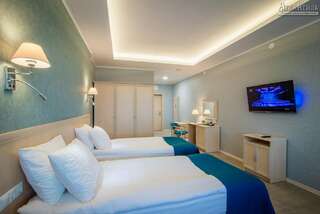 Гостиница Атлантида Ялта Стандарт с видом на аквапарк-3