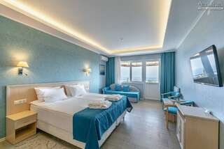 Гостиница Атлантида Ялта Стандарт с видом на море-2