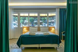 Гостиница Атлантида Ялта Студия с видом на аквапарк-3